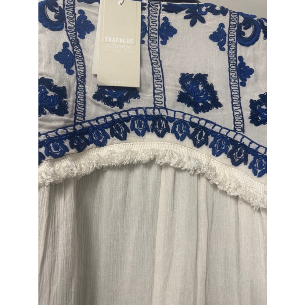 NEW Zara Trafaluc Embroidered Smocked Cardigan Size Medium White and Blue Flawed - Picture 12 of 16